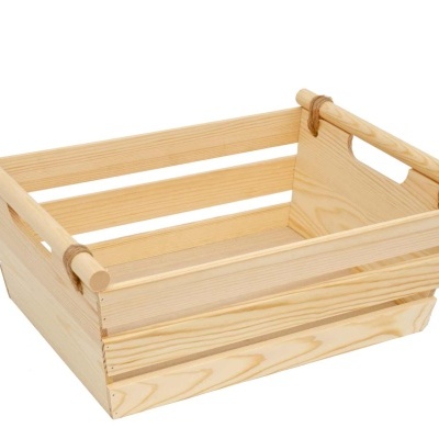 Caixote de madeira claro com alças recortadas