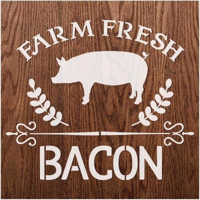 Painel decorativo em madeira com texto Farm Fresh BACON e silhueta de porco