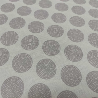 tecido branco com círculos cinzentos