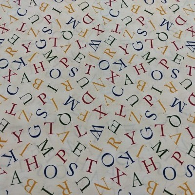 Padrão de letras coloridas em fundo branco
