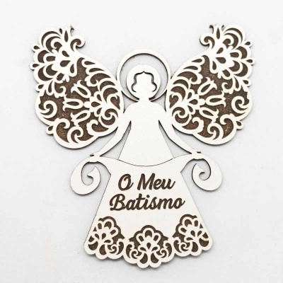 Anjo decorativo de madeira com texto 'O Meu Batismo'
