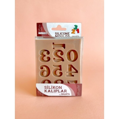 Molde de silicone bege para números em caixa transparente com rótulos em inglês e turco