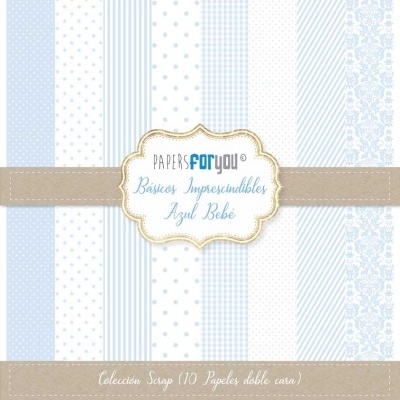 Papéis de scrapbooking azul bebê com vários padrões, incluindo bolinhas, riscas, quadrados e motivos florais.