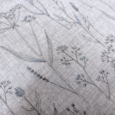 tecido cinzento claro com padrão floral azul e cinza