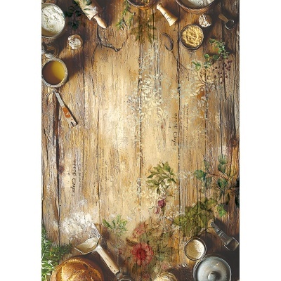 Mesa de madeira rústica com ingredientes de cozinha e utensílios nas bordas