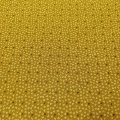Tecido amarelo com padrão floral pequeno branco e castanho