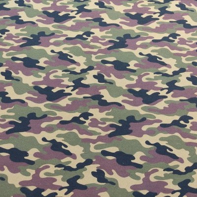 tecido camuflado tons verde, roxo, bege e preto