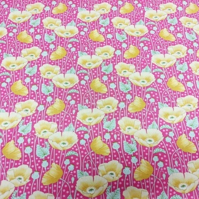 Tecido rosa com padrão floral amarelo e verde