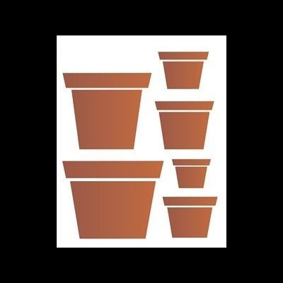 Seis vasos castanhos de cerâmica ou barro em vários tamanhos sobre fundo branco