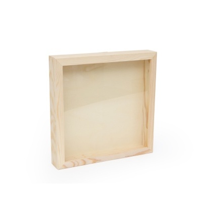 Caixa de madeira quadrada de cor natural