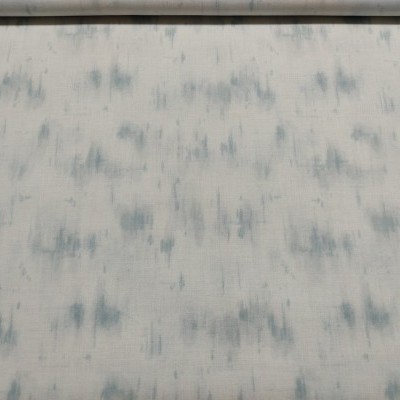 Tecido branco com padrão cinza azul manchado e textura enrugada