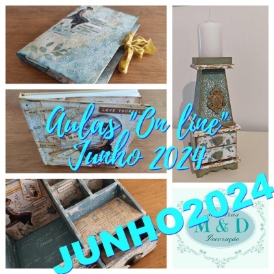 Objetos decorativos em madeira envelhecida azul esverdeada com detalhes dourados e papel vintage