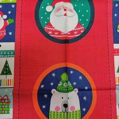 Tecido vermelho com desenhos natalícios de Pai Natal e urso polar em círculos