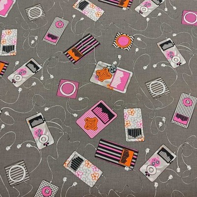 Tecido com padrão de leitores de música coloridos sobre fundo cinzento