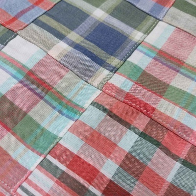 Tecido patchwork com padrão xadrez colorido