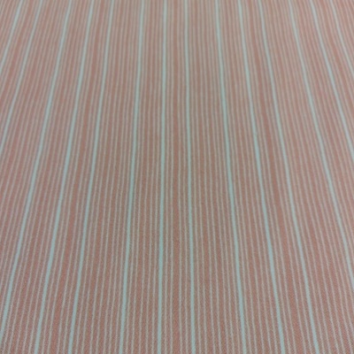 Tecido listrado em tons de cor-de-rosa, branco e azul claro