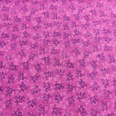 tecido rosa com padrão floral roxo