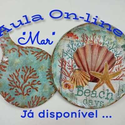 Tábuas de cozinha com desenho marítimo em azul, castanho e bege