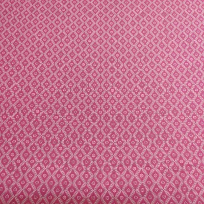 Tecido rosa com padrão de losangos brancos repetidos