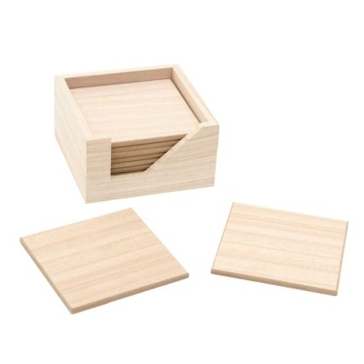 Bases para copos em madeira clara com suporte