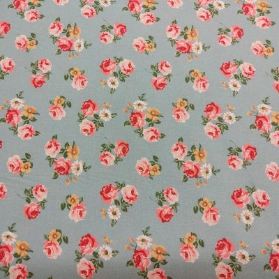 Tecido cinza azulado com padrão floral colorido