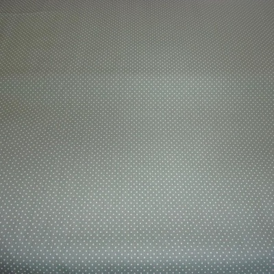 tecido azul claro com pontos brancos