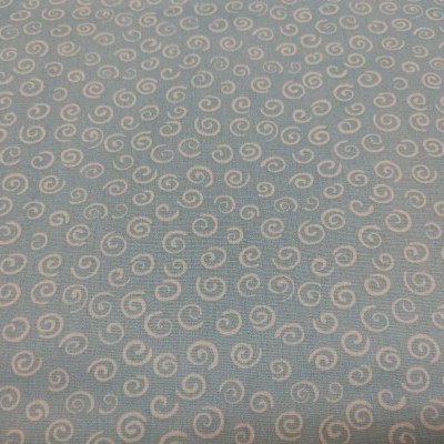 Tecido azul claro com padrão de espirais brancas