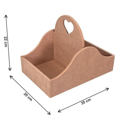 Organizador castanho com divisória central e pega em forma de coração, com medidas indicadas.