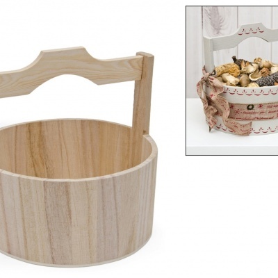 Cesto redondo de madeira clara com pega, e imagem inserida de cesto decorado cheio de sementes secas.