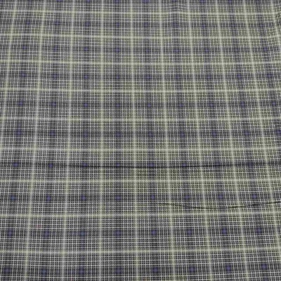 Tecido xadrez cinza, azul e branco com textura fina