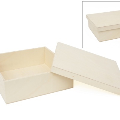 Caixa quadrada em madeira clara com tampa