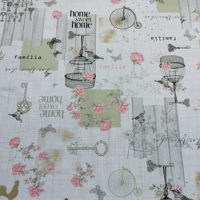 Tecido vintage com gaiolas, chaves, flores e texto