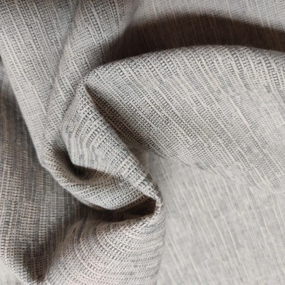 Tecido cinza claro com padrão texturizado em linha