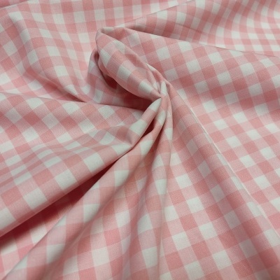 Tecido xadrez rosa claro e branco com textura macia