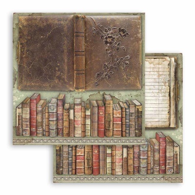 Livros antigos em prateleiras e grande livro aberto com capa decorada