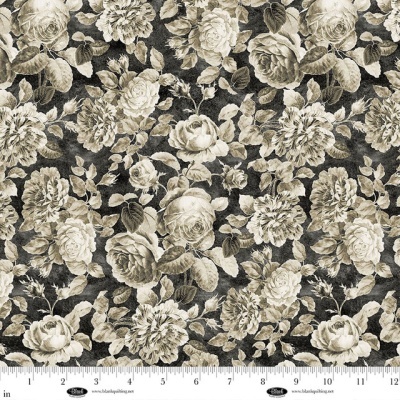 tecido floral bege e castanho sobre fundo preto com régua para medida