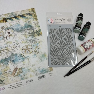 Materiais de arte para pintura e decoupage com papel decorativo, pincéis, tintas e stencil