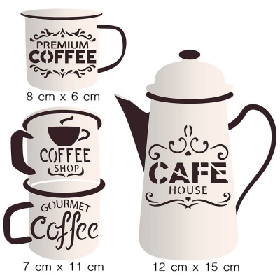 Conjunto de canecas e bule branco com texto preto e decoração