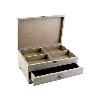 Caixa organizadora em tecido castanho claro com compartimentos e gaveta aberta