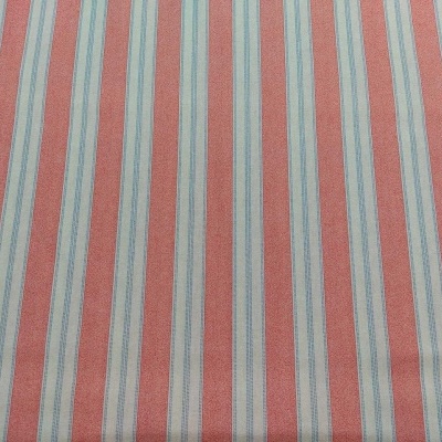 Tecido com riscas vermelhas, brancas e azuis