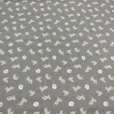 Tecido cinza com padrão branco de cães e bolas