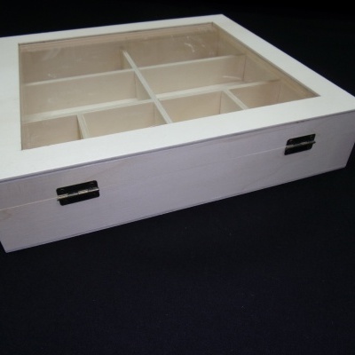 Caixa organizadora branca de madeira com tampa transparente e compartimentos