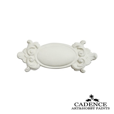 ornamento decorativo branco com padrão oval e desenhos simétricos