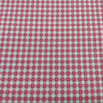 Tecido com padrão xadrez vermelho e branco