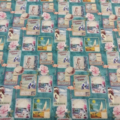 Tecido com padrão marítimo e postais em tons de azul e bege