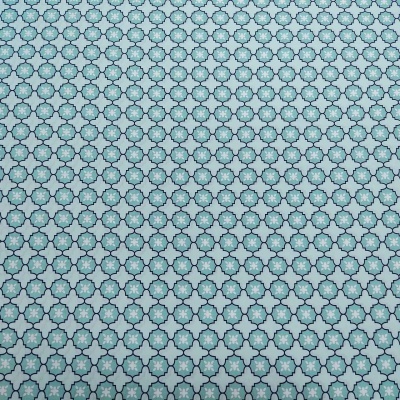 Padrão geométrico azul claro e branco com contornos pretos