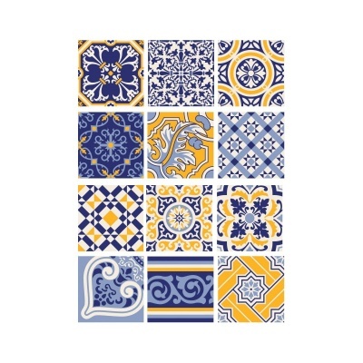 Azulejos decorativos em azul, amarelo e branco com padrões geométricos e florais.