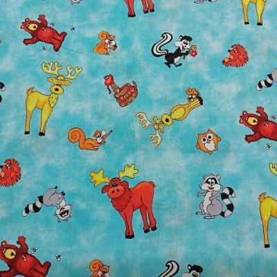 Tecido azul com padrão infantil de animais coloridos