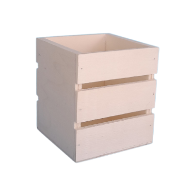 Caixa quadrada de madeira branca com ripas horizontais