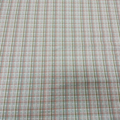 Tecido xadrez colorido com padrão de linhas verticais e horizontais